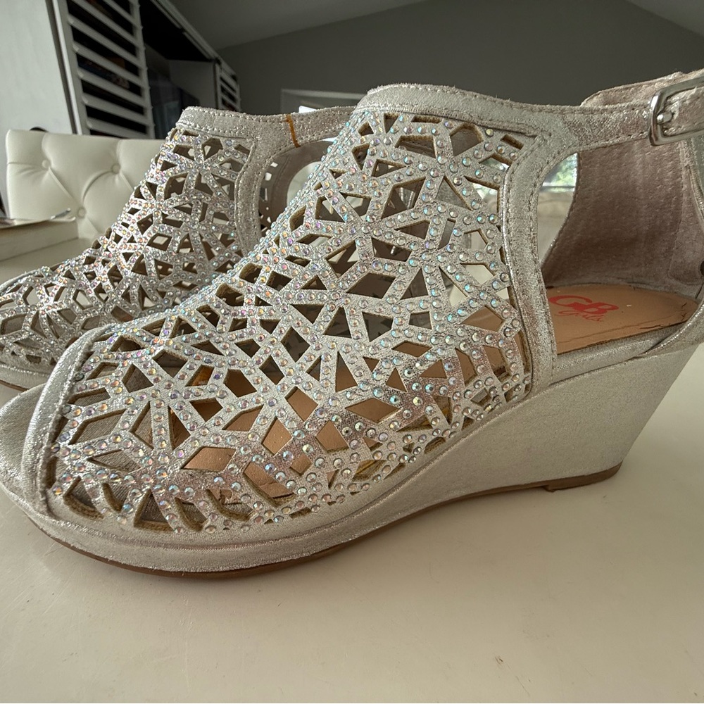 GB girls | Size 4 Girls/Youth | Elegant Silver Wedge Sandals